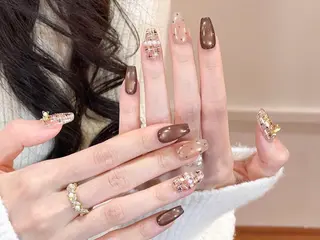 ネイル 🦋 Queenieのネイルデザイン