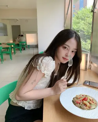 ロング カラー 莉乃/縮毛矯正/髪質 改善/艶カラーのヘアスタイル