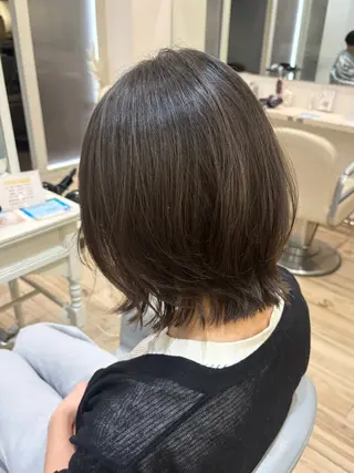 ミディアム レイヤー/顔まわり 透明感カラー柳澤優名のヘアスタイル