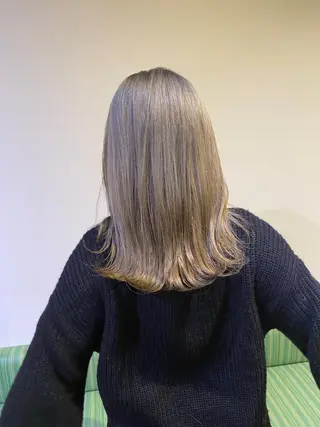 セミロング カラー 顔まわりカラー特化 赤津百合絵のヘアスタイル