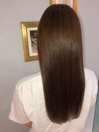 セミロング 髪質改善　縮毛の達人 矢井由真のヘアスタイル