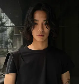 セミロング パーマ メンズ mellow所属・顔周りデザイン/ ハイトーン/多田悠馬のヘアスタイル