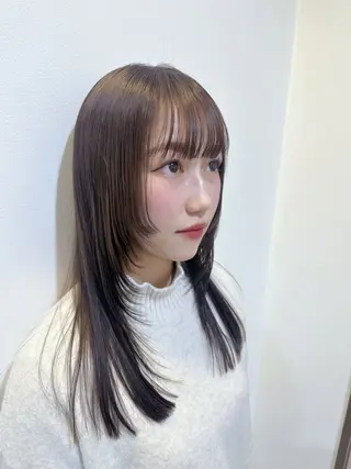 セミロング レイヤー 艶々カラーのヘアスタイル