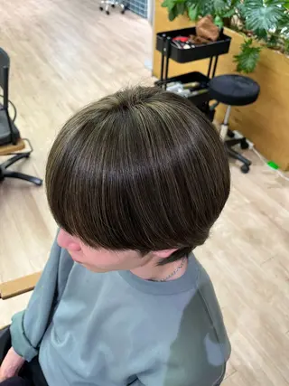 ショート カラー 溝曽路 優衣のヘアスタイル