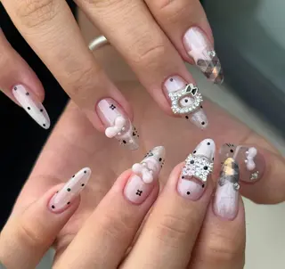 ネイル Pure&Rich Nailのネイルデザイン