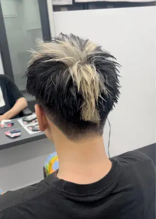 カラー メンズ アイブロウ 曲がる縮毛矯正 LIBER 　岩名のヘアスタイル