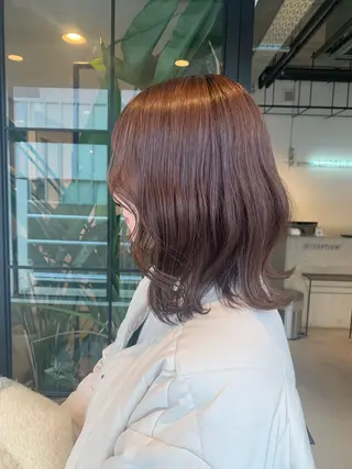 ミディアム カラー ベージュ/ダブルカラ ー/新潟駅/青柳萌果のヘアスタイル