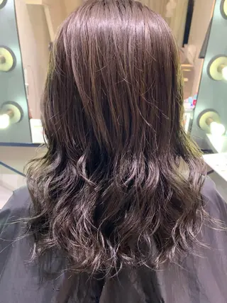 ミディアム カラー 横山 菜摘のヘアスタイル