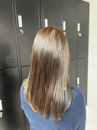 カラー 小森聖奈 韓国風レイヤーカットのヘアスタイル