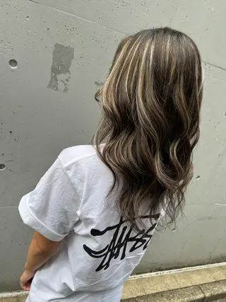 セミロング カラー ヘアアレンジ 🔥ハイトーンカラー ギャルNAOKI🔥のヘアスタイル