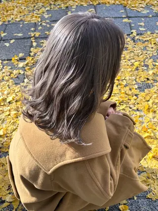 セミロング カラー 🍓ハイトーンカラー 🎀nene🍓のヘアスタイル