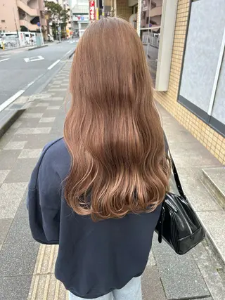 ロング W所属・小林 朋花のヘアスタイル