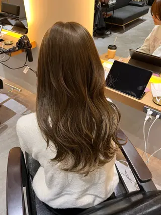 ロング カラー レイヤーカット/ うる艶カラー/ユイのヘアスタイル