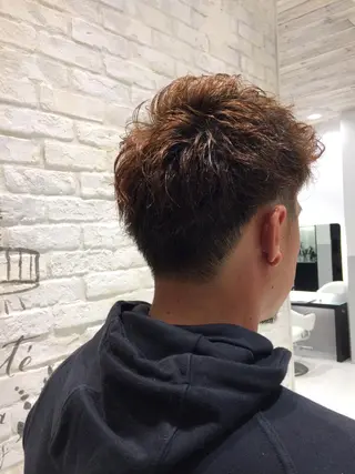 メンズ Kobayashi ハイライト/ショートのヘアスタイル