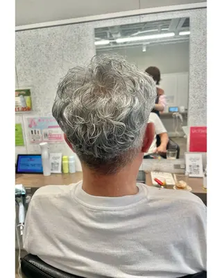 ショート パーマ メンズ 🍓艶髪/艶カラー ハイトーン/しんたにのヘアスタイル