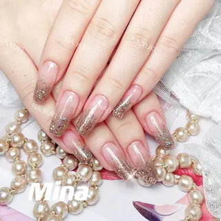 ネイル 🦋 Queenieのネイルデザイン