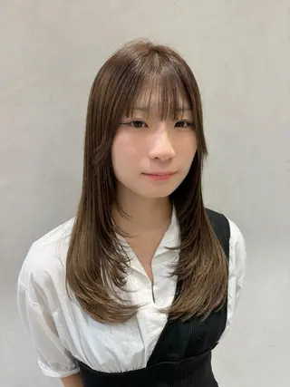 セミロング カラー ayumi🌈 インナーカラー🌈のヘアスタイル