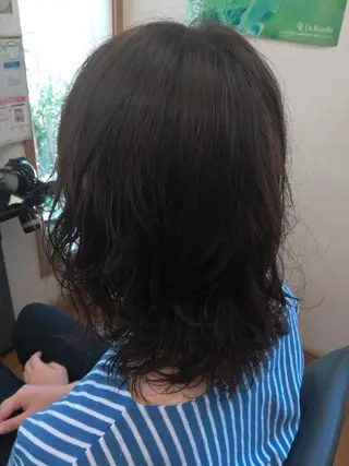 セミロング パーマ 加藤 千秋のエステ・リラクイメージ