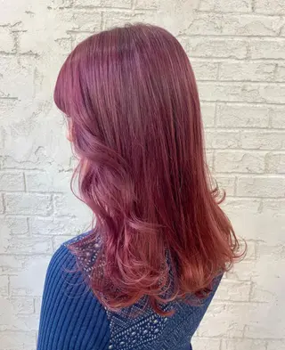 ロング カラー オリーブ/アッシュ やわらか透明感カラーのヘアスタイル