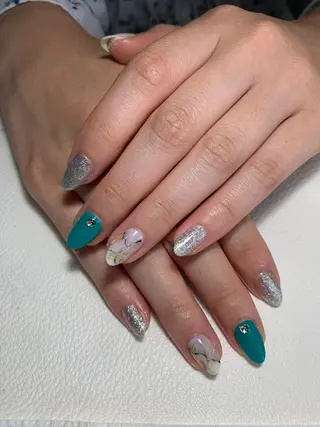 ネイル マルサンカクシカク所属・○△□ 守口市のネイルデザイン