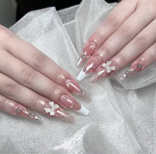 ネイル Maggie Nail🦩のネイルデザイン