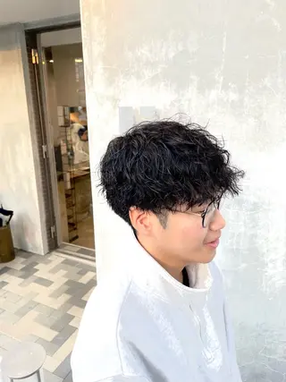 ショート パーマ メンズ 小林 崇雅　ダウンパーマのヘアスタイル