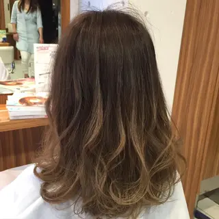 ミディアム カラー 白髪ぼかしハイライト 柳川拓哉のヘアスタイル