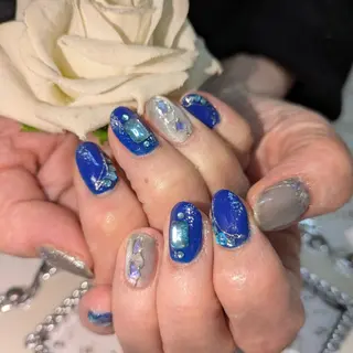 ネイル エステとネイル ローズコンフォートのネイルデザイン