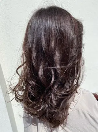 ミディアム 斎藤 彩香のヘアスタイル