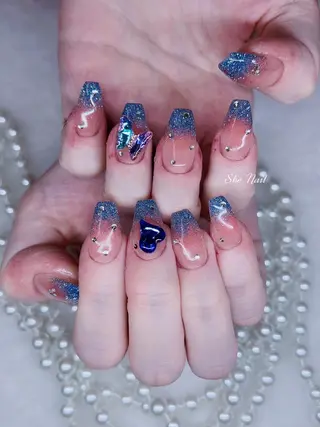 ネイル She   Nail所属・ISA_ BELLAのネイルデザイン