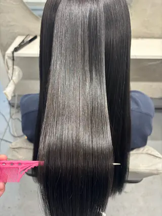 ロング 腰越 麻奈のヘアスタイル