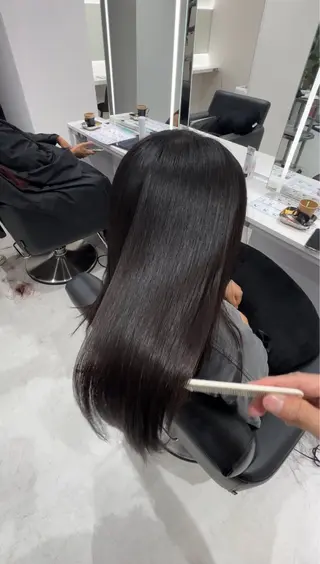 ロング パーマ 🖤:抜け感×大人 透明感カラー/Aoiのヘアスタイル