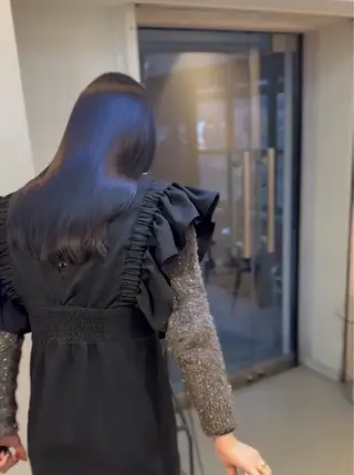 ロング ⭕鏡のような劇艶/ 賀川サトシ⭕️のヘアスタイル