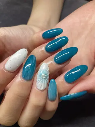 ネイル ECLAT エクラ所属・寺山 千鶴のネイルデザイン