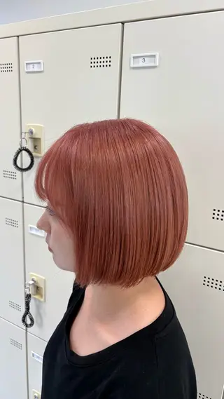 ミディアム カラー 🖤ハイトーン× レイヤー🖤SARAのヘアスタイル