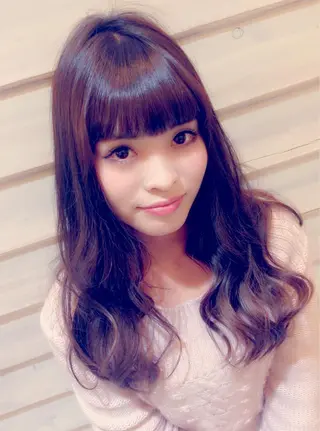 セミロング カラー 鍵山 千秋のヘアスタイル