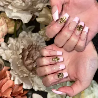 セミロング BeautySalonKREI所属・KREI NORIKAのネイルデザイン