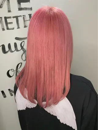 ミディアム カラー 小笠原 菜緒のヘアスタイル