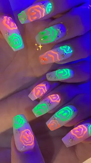 ネイル moca心斎橋所属・˚✧⁺⭐︎༚moca miyuu⁎⁺˳✧༚のネイルデザイン