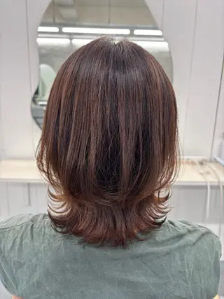 ミディアム 腰越 麻奈のヘアスタイル