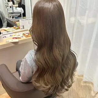ロング カラー FRAME+なんば駅前店所属・砂野 真璃奈のヘアスタイル