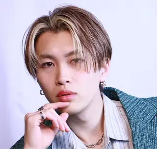 カラー メンズ 💙垢抜け/モテヘア KEISHO🩶のヘアスタイル