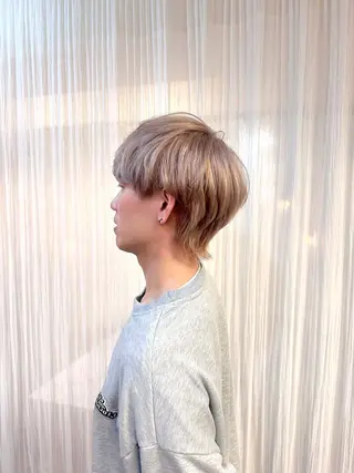 ショート Masaki ブリーチカラーのヘアスタイル