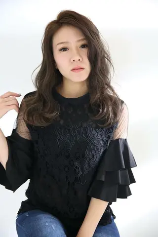 セミロング ブリーチなしダブル/ レイヤーカット 小棹のヘアスタイル