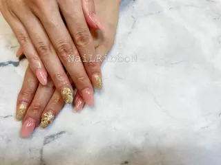 ネイル ネイルリボン 受付スタッフのネイルデザイン