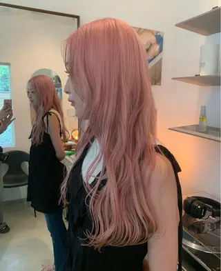 ロング カラー カヨコ/ハイトーン /透明感カラーのヘアスタイル