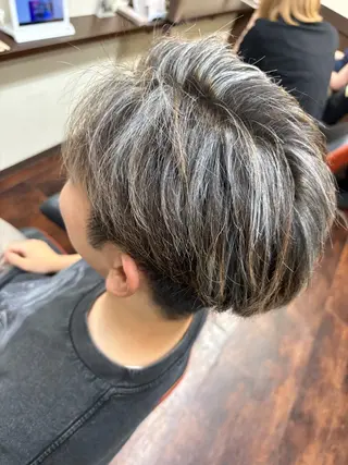 カラー 熊澤 歩のヘアスタイル