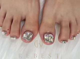 ネイル CURUMI REBEST 京橋のマツエク・マツパデザイン