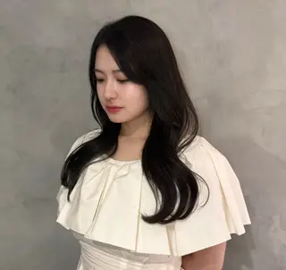 ロング 谷 亜澄のヘアスタイル