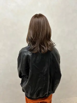 ミディアム カラー ミウラ サクラコのヘアスタイル